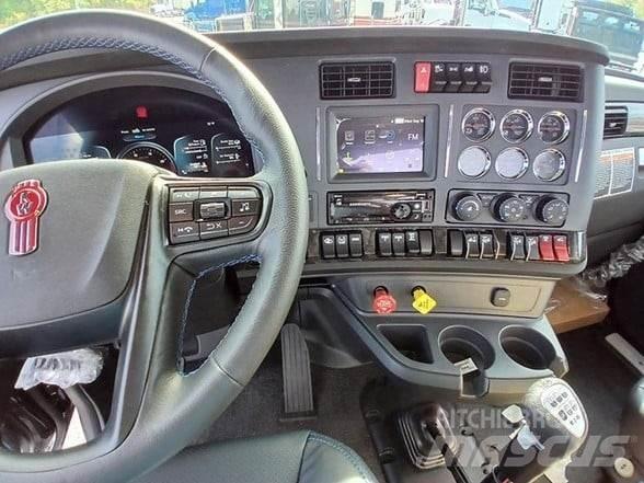 Kenworth W990 Conventional Trucks / Tractor Trucks