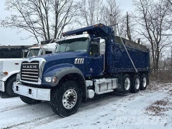 Mack GRANITE 64FR Dump Trucks