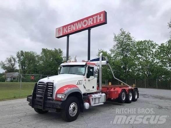 Mack GRANITE GU713 Garbage Trucks / Recycling Trucks