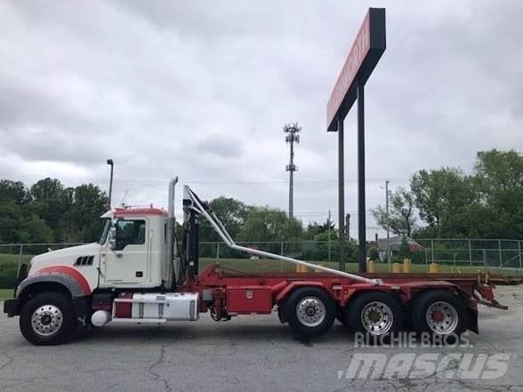 Mack GRANITE GU713 Garbage Trucks / Recycling Trucks