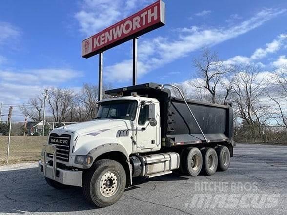 Mack GRANITE GU713 Dump Trucks