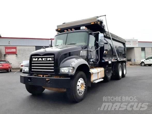 Mack GRANITE GU713 Dump Trucks