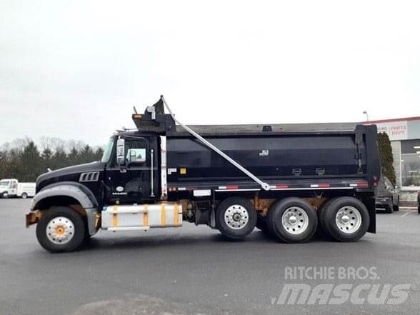 Mack GRANITE GU713 Dump Trucks