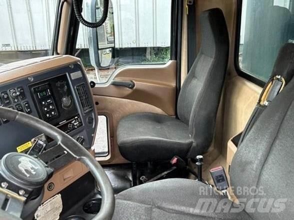 Mack GRANITE GU713 Dump Trucks