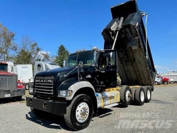 Mack GRANITE GU713 Dump Trucks