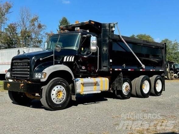 Mack GRANITE GU713 Dump Trucks