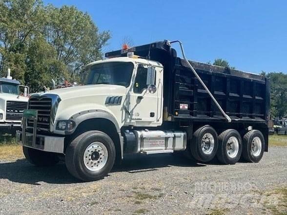 Mack GRANITE GU713 Dump Trucks