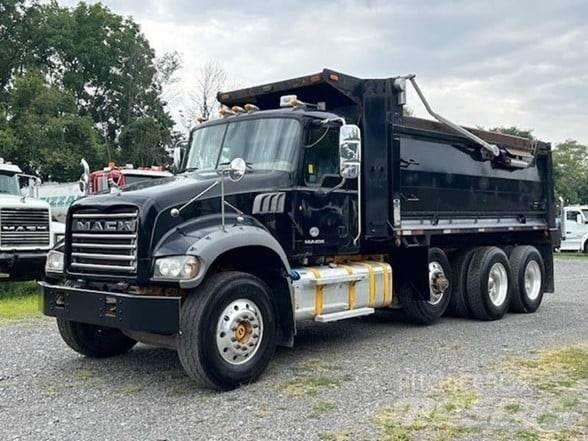 Mack GRANITE GU713 Dump Trucks