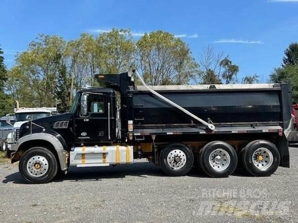 Mack GRANITE GU713 Dump Trucks