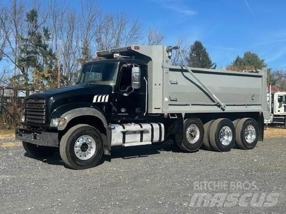 Mack GRANITE GU713 Dump Trucks