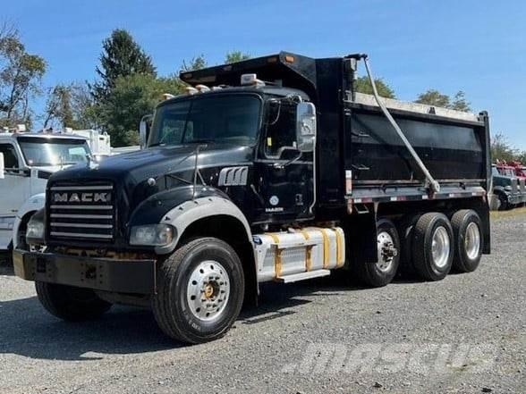 Mack GRANITE GU713 Dump Trucks