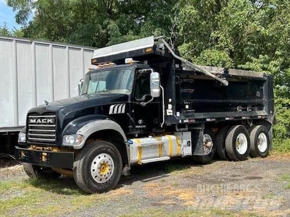 Mack GRANITE GU713 Dump Trucks