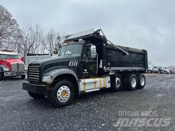 Mack GRANITE GU713 Dump Trucks
