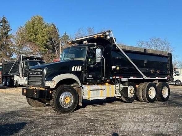 Mack GRANITE GU713 Dump Trucks