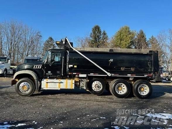 Mack GRANITE GU713 Dump Trucks