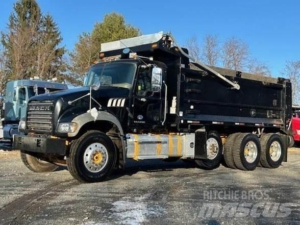 Mack GRANITE GU713 Dump Trucks