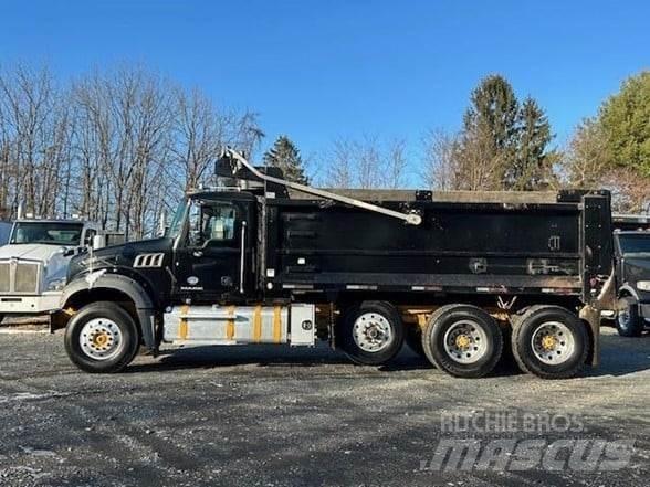 Mack GRANITE GU713 Dump Trucks