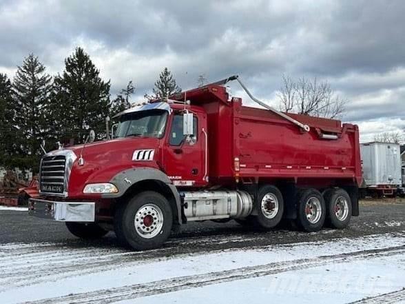 Mack GRANITE GU813 Dump Trucks