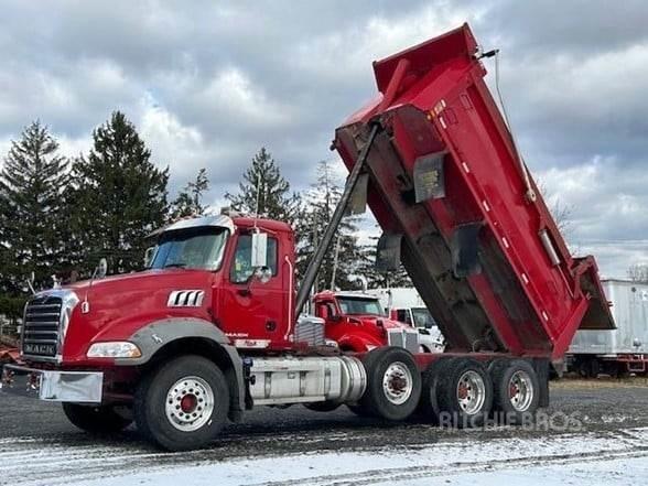 Mack GRANITE GU813 Dump Trucks