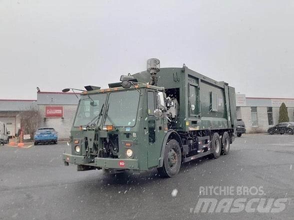 Mack LEU613 Garbage Trucks / Recycling Trucks