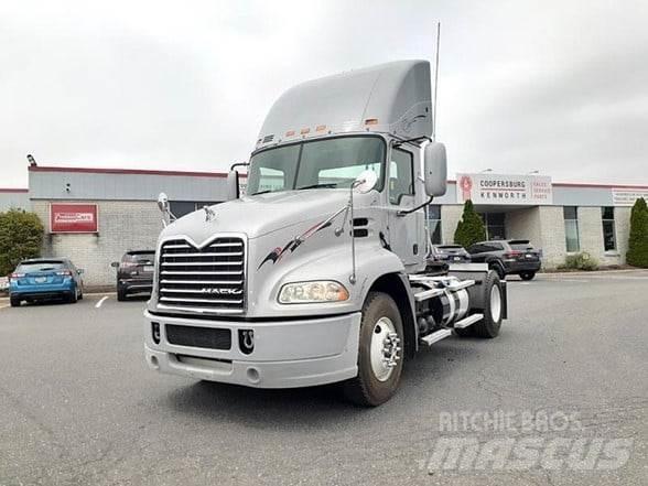 Mack PINNACLE CXU612 Conventional Trucks / Tractor Trucks