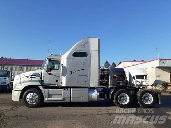 Mack PINNACLE CXU613 Conventional Trucks / Tractor Trucks