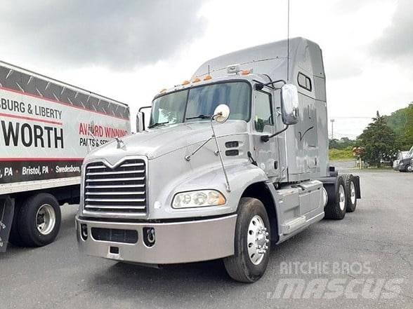 Mack PINNACLE CXU613 Conventional Trucks / Tractor Trucks