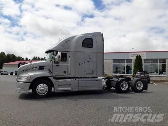 Mack PINNACLE CXU613 Conventional Trucks / Tractor Trucks