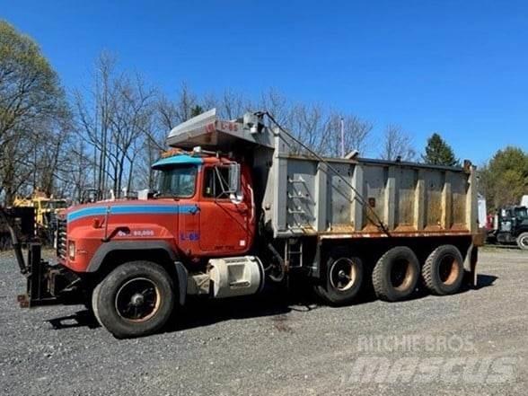 Mack RD688S Dump Trucks