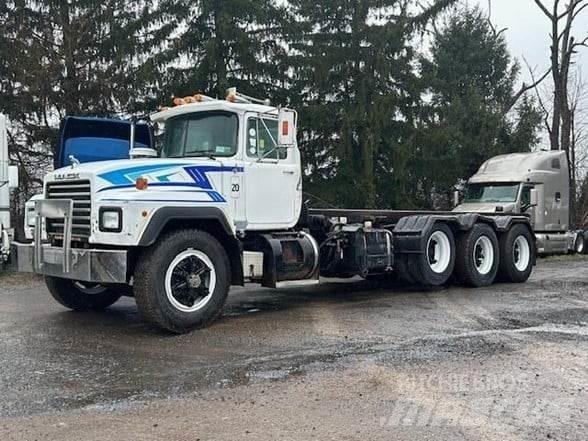 Mack RD690 Garbage Trucks / Recycling Trucks
