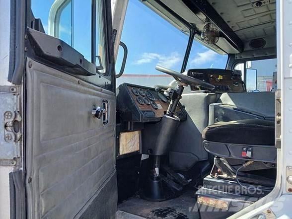 Peterbilt 320 Garbage Trucks / Recycling Trucks