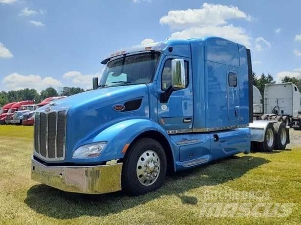 Peterbilt 579 Conventional Trucks / Tractor Trucks