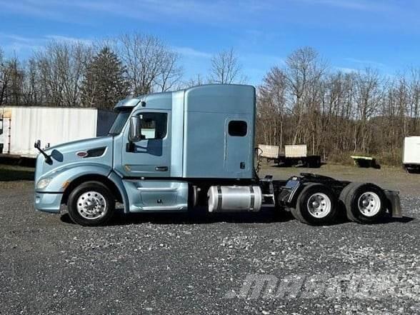 Peterbilt 579 Conventional Trucks / Tractor Trucks