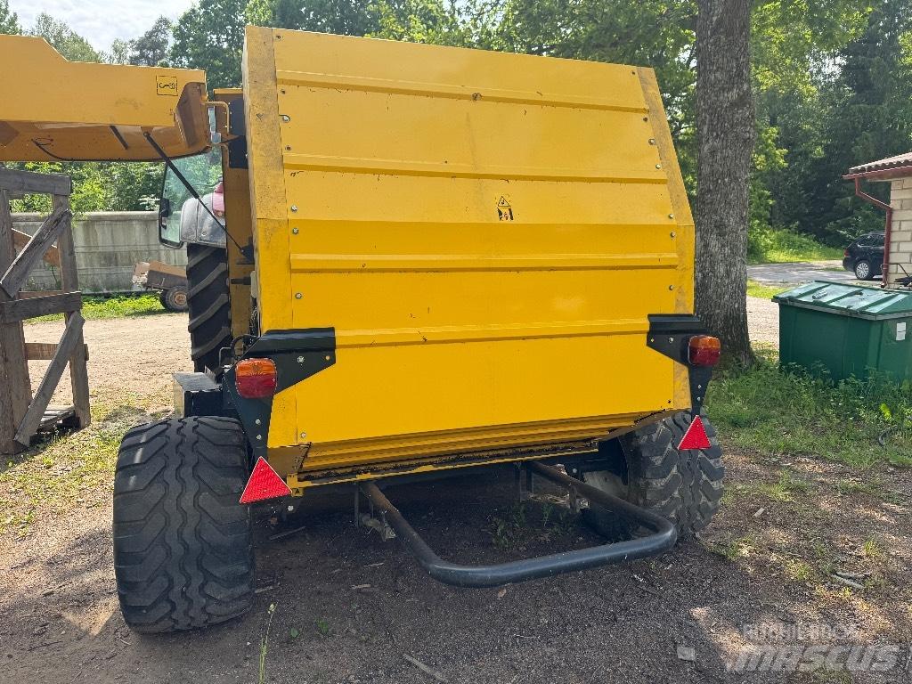 New Holland BR 6090 Round Balers