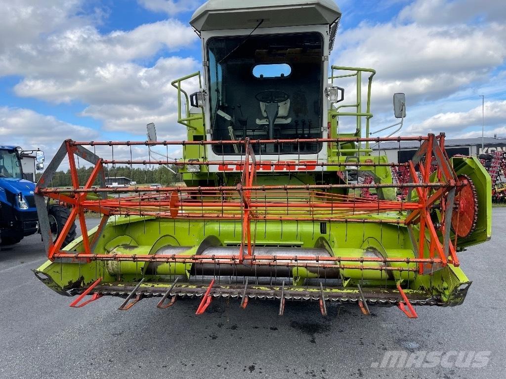 CLAAS Dominator 48 Combine Harvesters