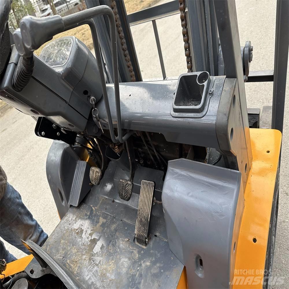 TCM FD30ZT Diesel Forklifts
