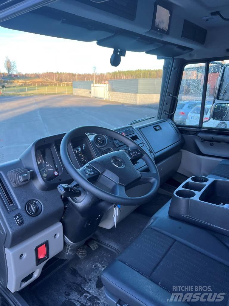 Mercedes-Benz Unimog Flatbed Trucks