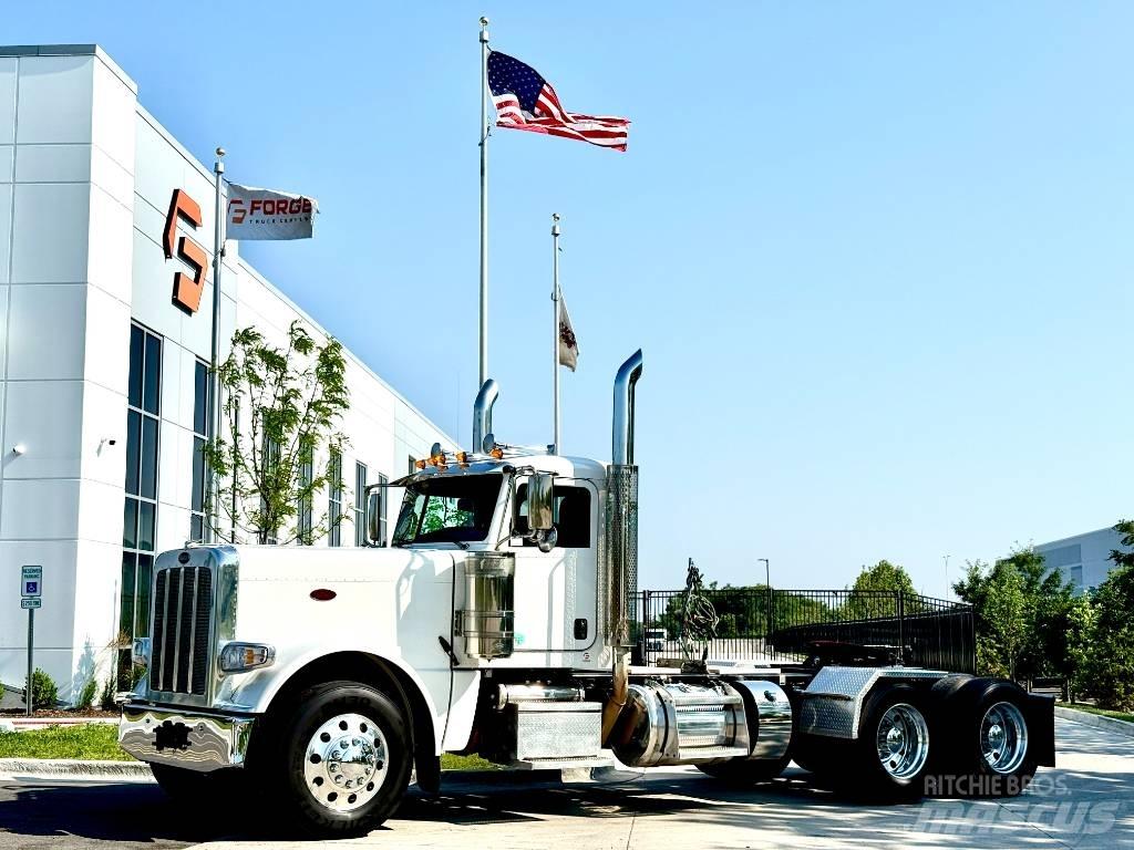 Peterbilt 389 Conventional Trucks / Tractor Trucks
