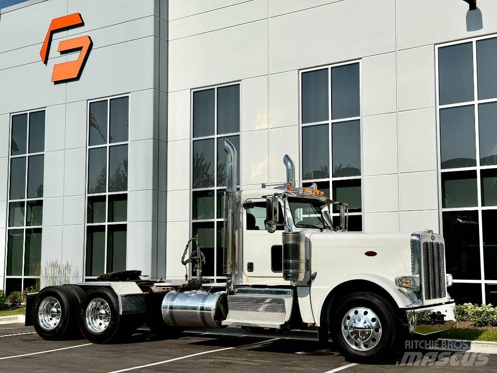 Peterbilt 389 Conventional Trucks / Tractor Trucks