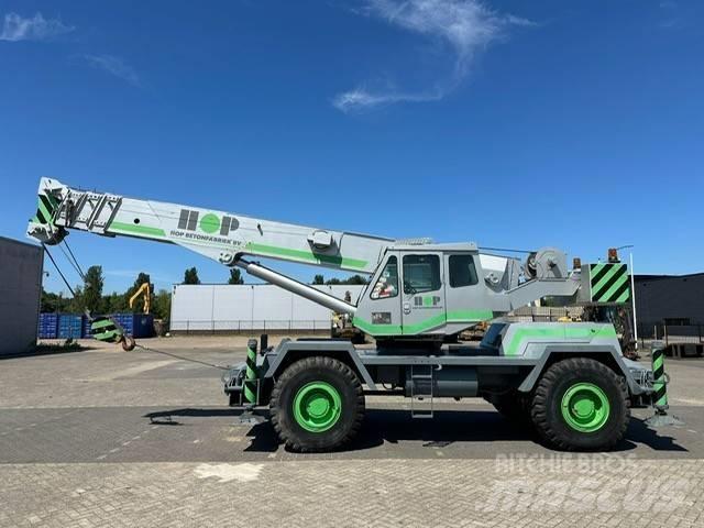 P&H 35 Mobile and all terrain cranes