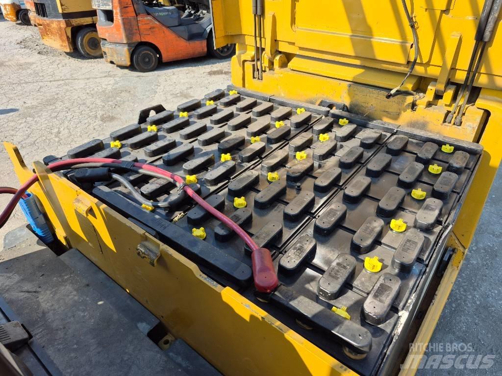 CAT E 12000 Electric Forklifts