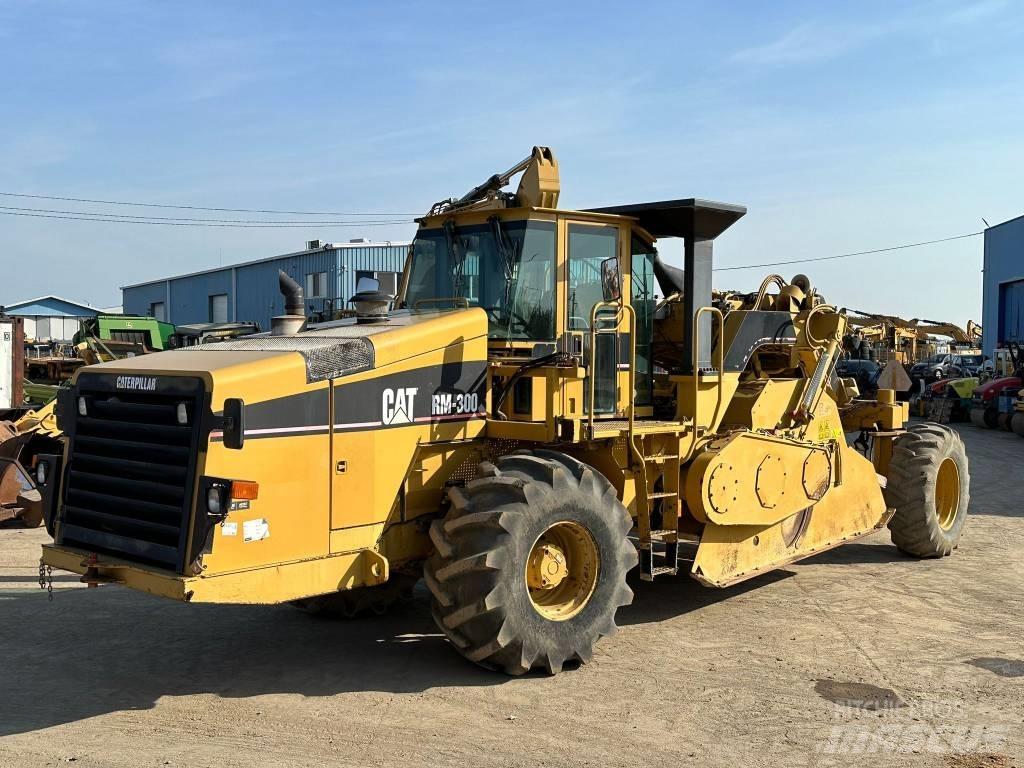 CAT RM 300 Asphalt Recycling Equipment