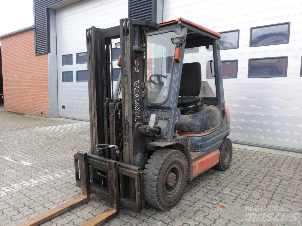 Toyota 02-6 FDF 25 Diesel Forklifts