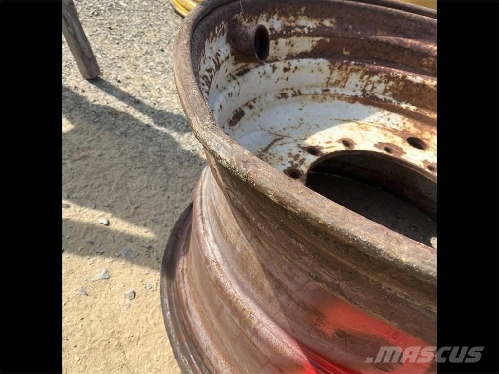 Komatsu 941 24x34 Tires, wheels and rims