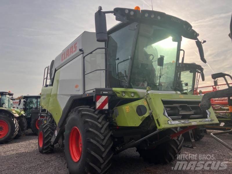 CLAAS TRION 530 Combine Harvesters