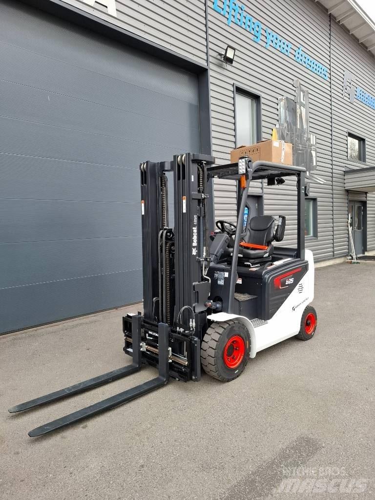 Bobcat B25NS Electric Forklifts
