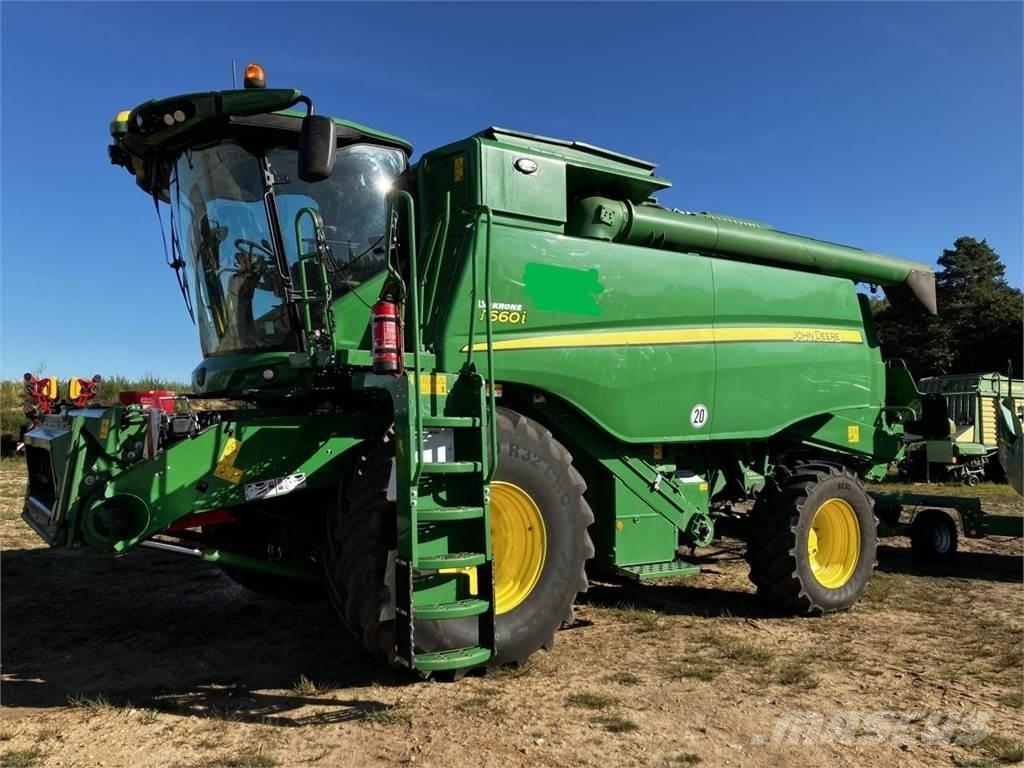 John Deere T660i Combine Harvesters