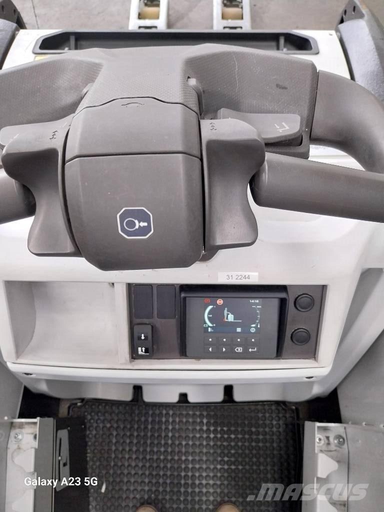 UniCarriers PLR200 Low lifter with platform