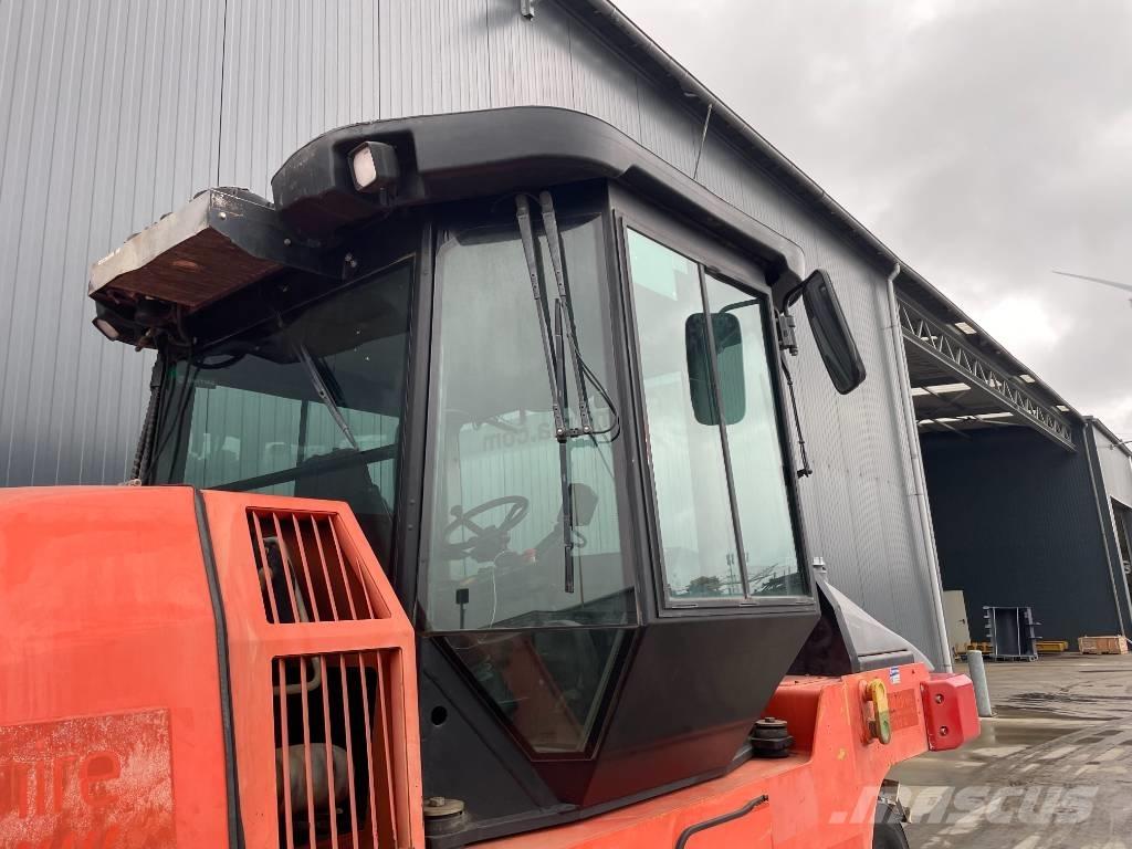 Dynapac CP224 Crawler dozers