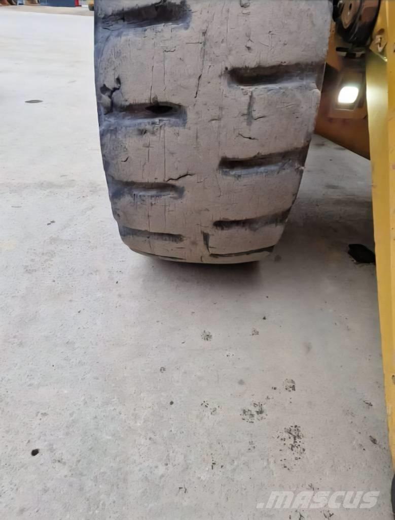 CAT 988K Wheel Loaders
